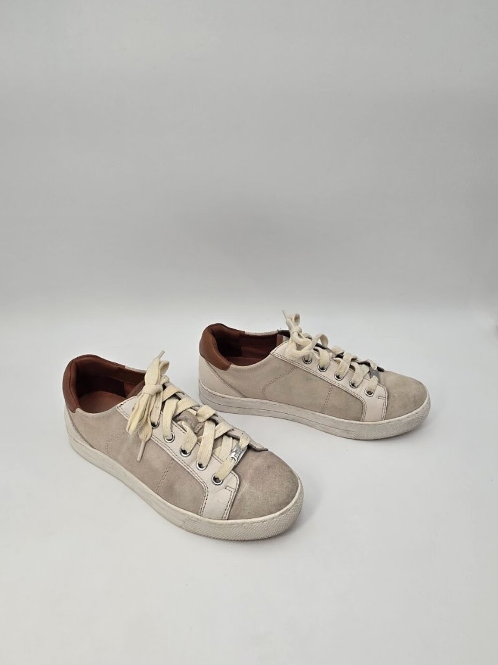 Coach Paddy Suede Sneaker Color Cream and Tan Size 7.5US